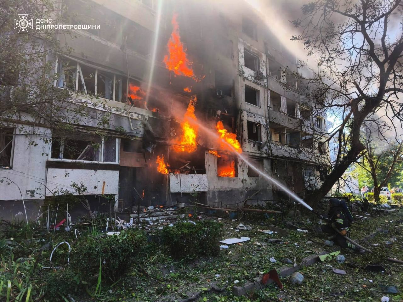 Багатоповерховий будинок у Павлограді після удару КАБами 20 липня 2026 року