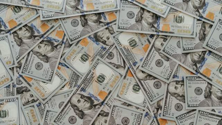 Курс валют НБУ та міжбанківські котирування на екрані
